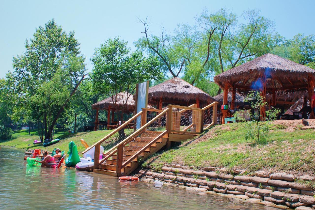 Son'S Guadalupe Glamping Tents - Adorable Riverside Glamping Tents Perfect A Family Getaway! New Braunfels Exterior foto